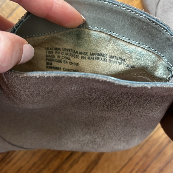 Tesori Suede Leather Block Heeled Short Boots - Picture 5 of 7